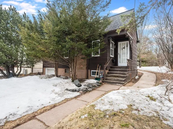 226 W College St, Duluth, MN 55812