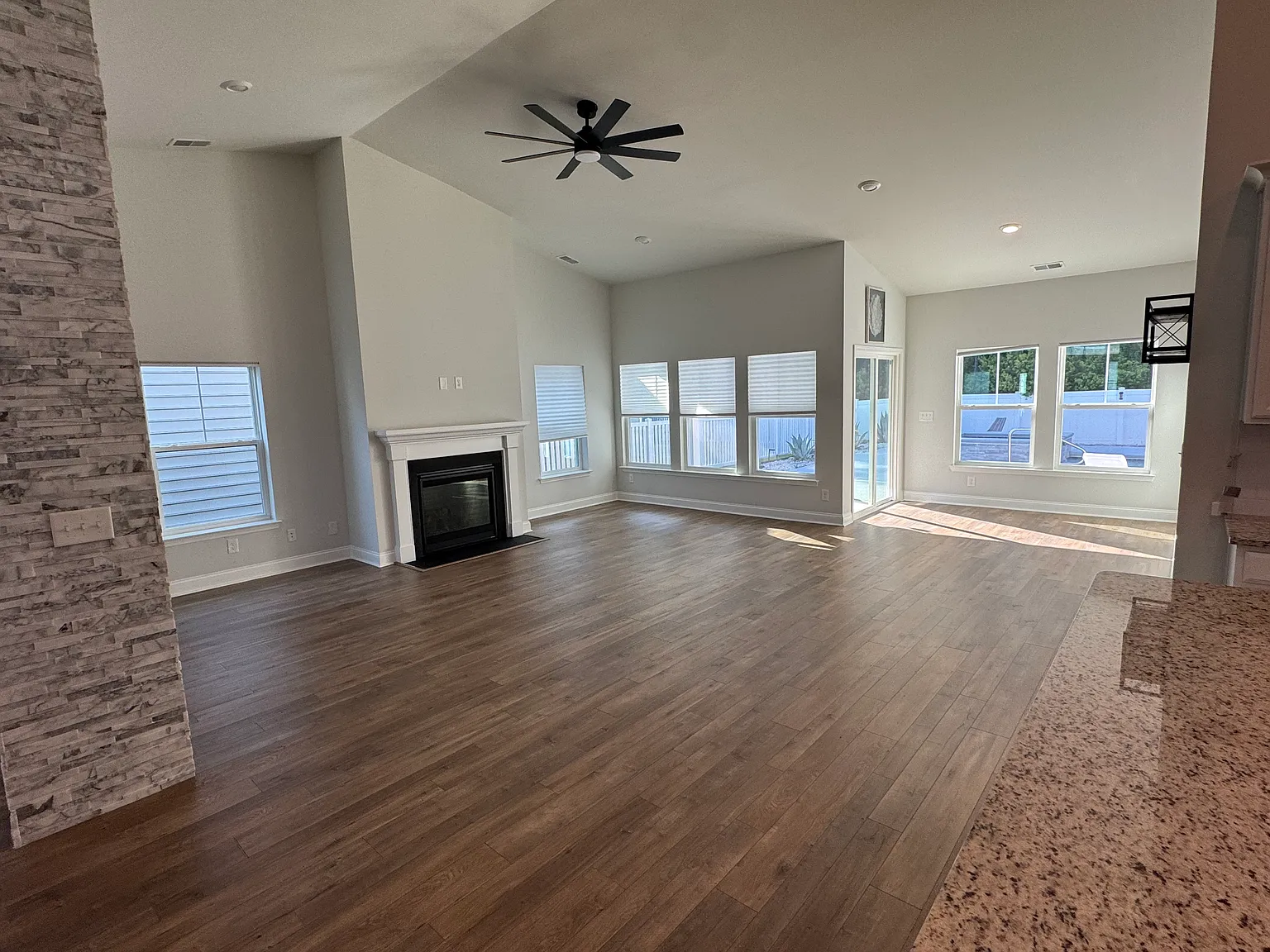 3 bed, 2028 sqft, $2,800 — Photo 2