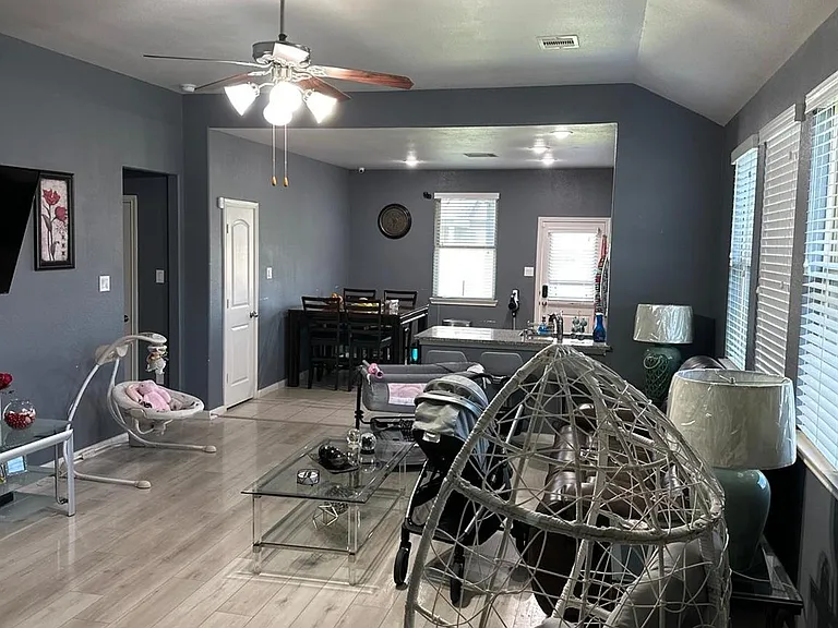 2819 Cold River Dr — Photo 3