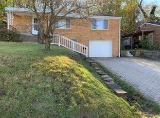 3240 Overlook Dr, McKeesport, PA