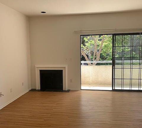 2nd image of 1931 Overland Ave APT 201