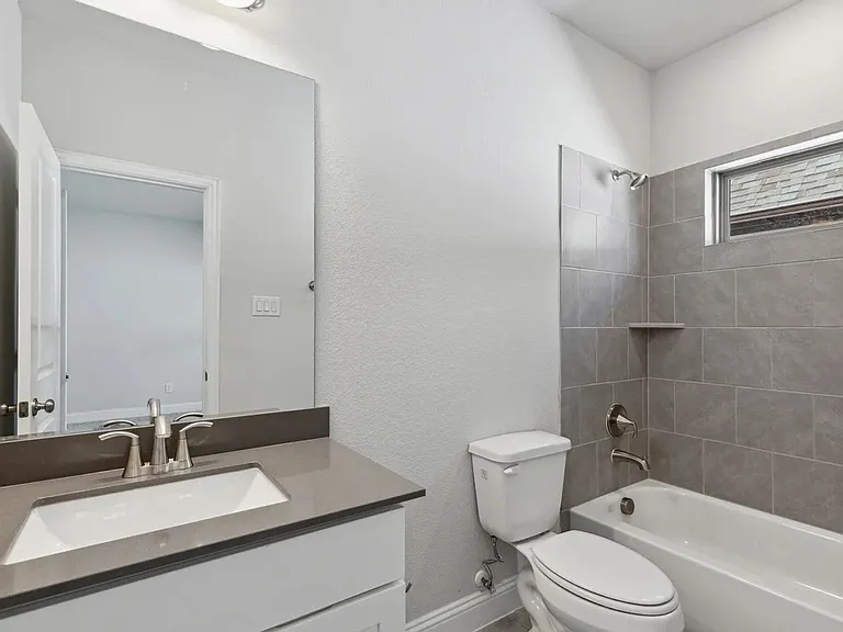 312 Santa Lucia — Photo 6