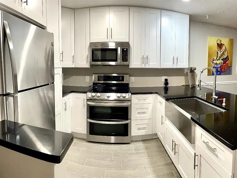 5171 Lazy Oaks Dr — Photo 4