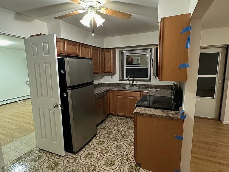290 Grace Ave #3 — Photo 4