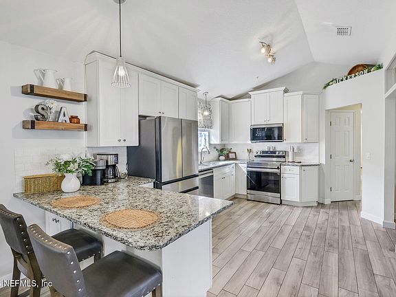 4th image of 9204 CAMSHIRE Drive