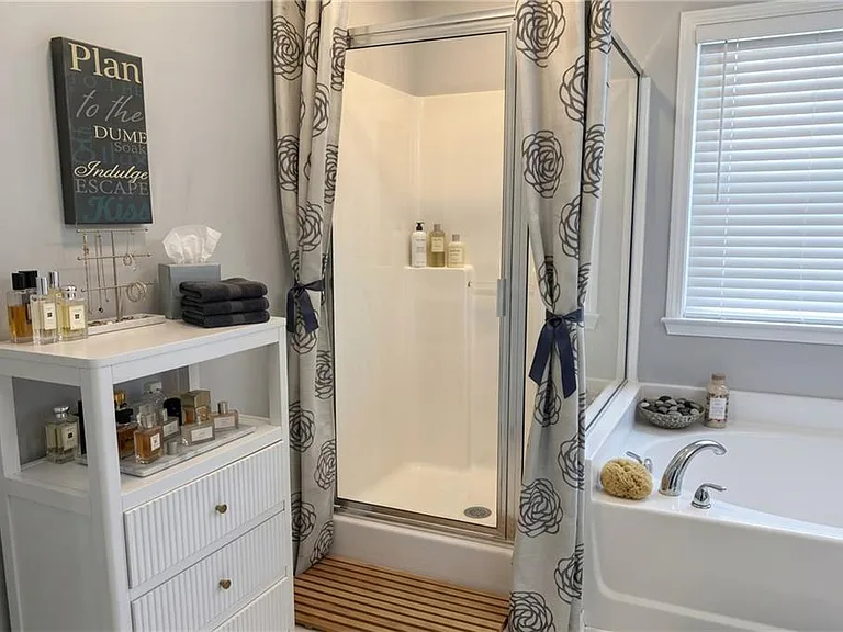 Thorncrest Dr — Photo 13