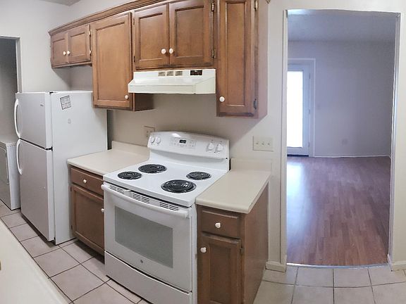 5th image of 512 S College St APT 2
