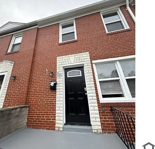 300 Leeanne Rd — Photo 2