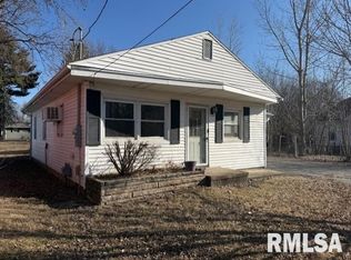 157 Edwards Ave, Galesburg, IL 61401