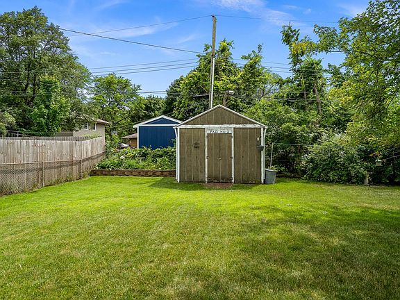 4th image of 3725 Connecticut Dr