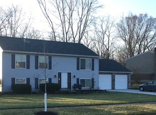8904 Meadow Dr, Mason, OH 45040