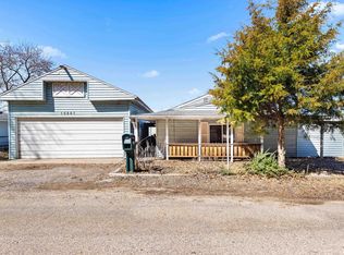 12447 Sunset Dr, Manito, IL