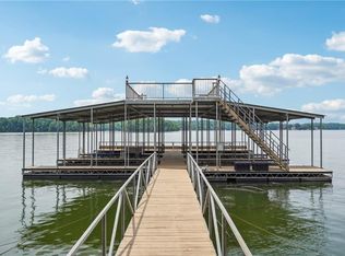 530 Bayberry Crossing Dr, Gainesville, GA 30501