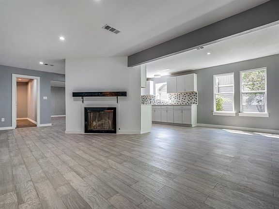 3rd image of 6114 Palo Pinto Ave