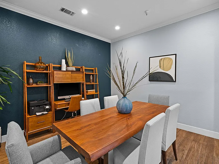 Willow Springs Apartments — Photo 8