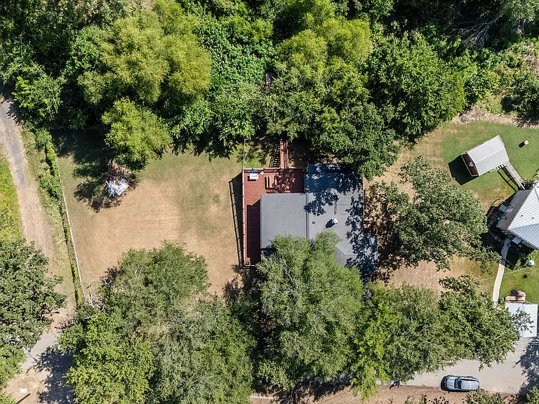203 Farmer Dr — Photo 49