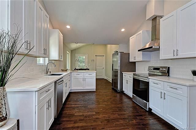 1st image of 1341 Shamrock Dr