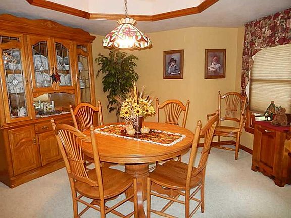 5th image of 11 Hampshire Dr