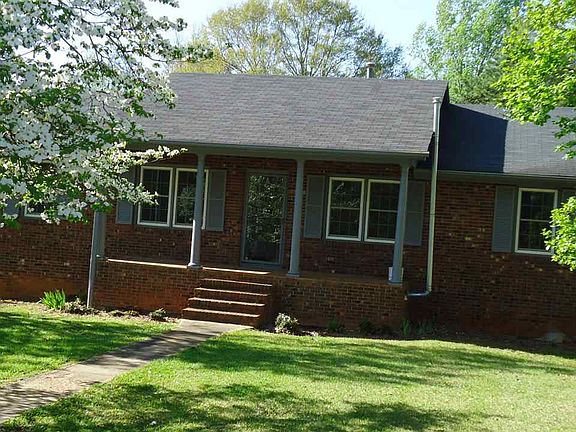 3rd image of 119 Woodshire Dr