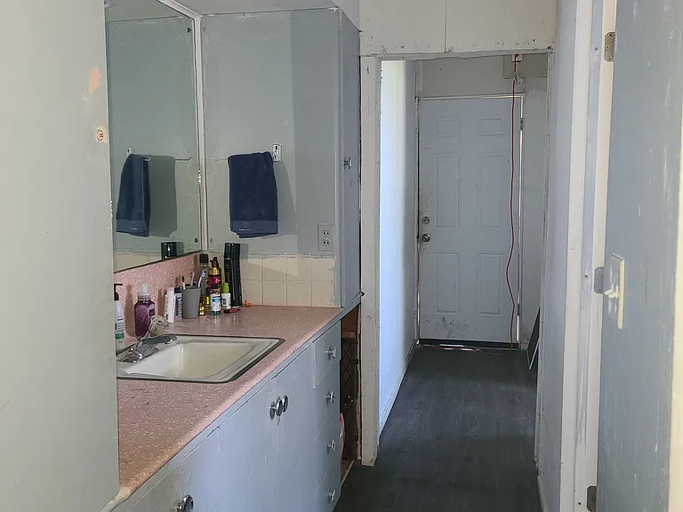 1017 W State St — Photo 11