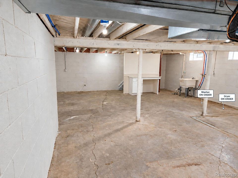 1730 S Lapeer Rd, photo 27