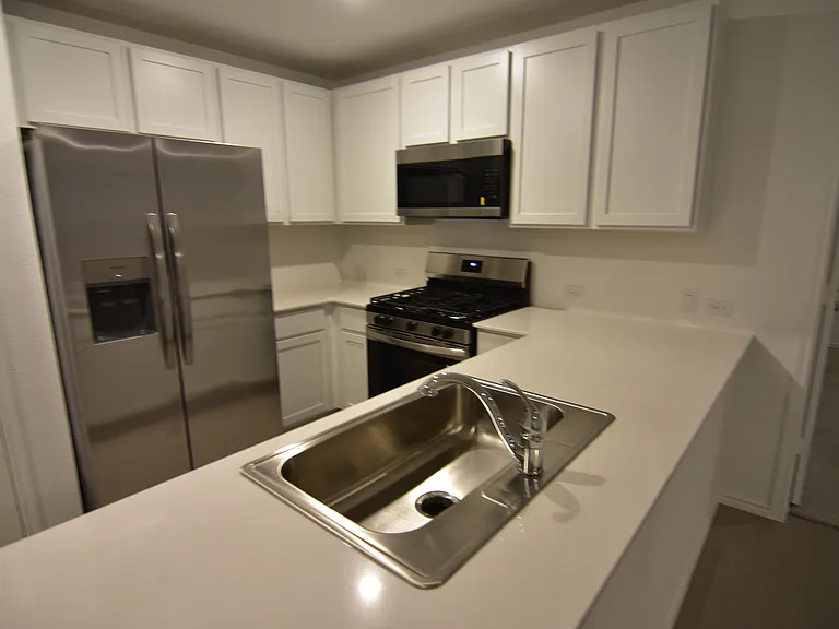 409 Keefer Ln — Photo 10