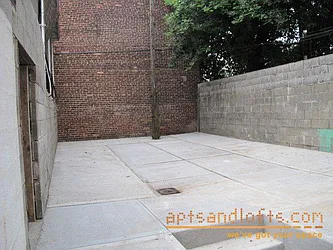 Rented by aptsandlofts.com