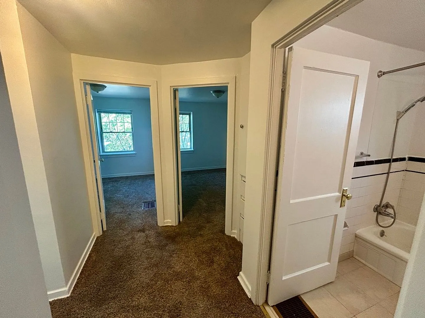 Spacious 3 Bedroom Townhome — Photo 1