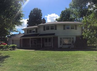 8667 Meadow View Dr, West Chester, OH 45069