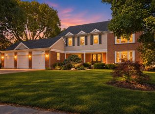 2794 Whispering Oaks Dr, Buffalo Grove, IL 60089