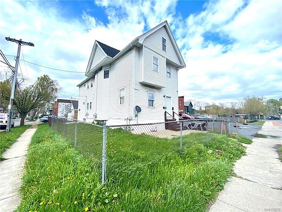 2nd image of 1334 E Ferry St
