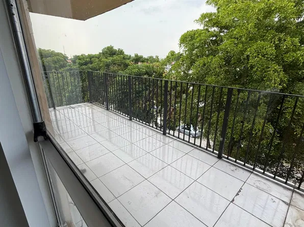 1990 W 56th St APT 1417, Hialeah, FL 33012