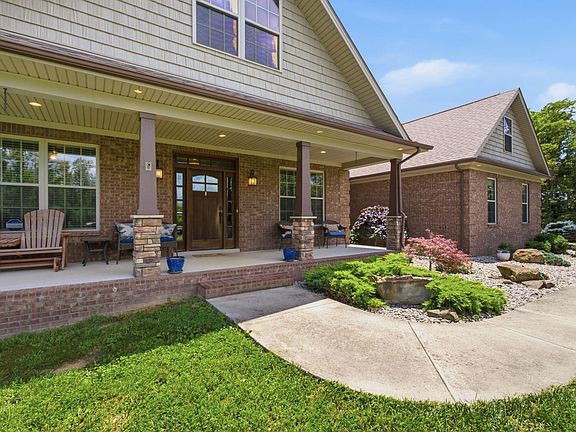 4th image of 1576 Gayhart Ln