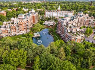 100 Hilton Avenue #417, Garden City, NY 11530