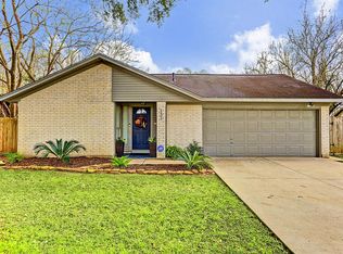 5402 Woodville Ln, Pearland, TX 77584