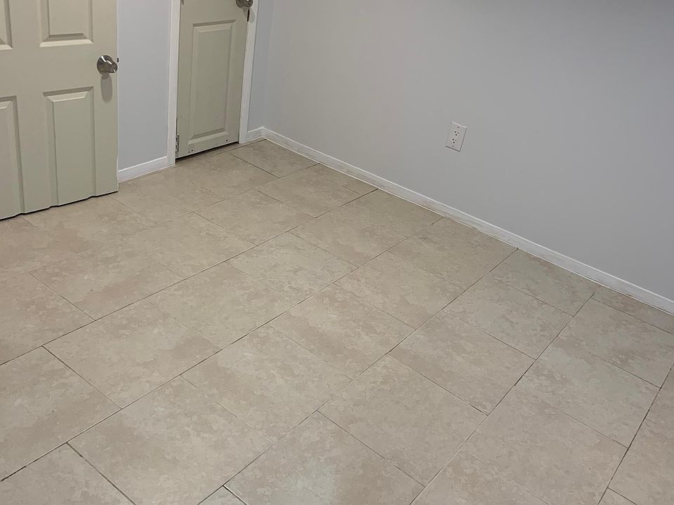 2nd image of 11430 121st St #Basement
