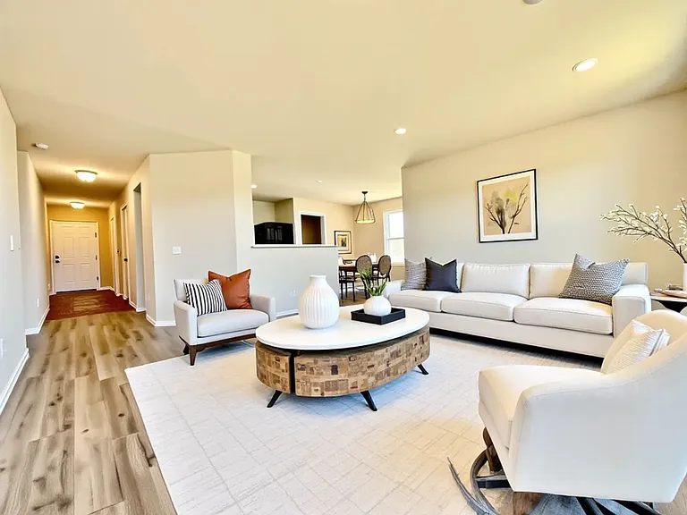 4401 Olympic Dr — Photo 4
