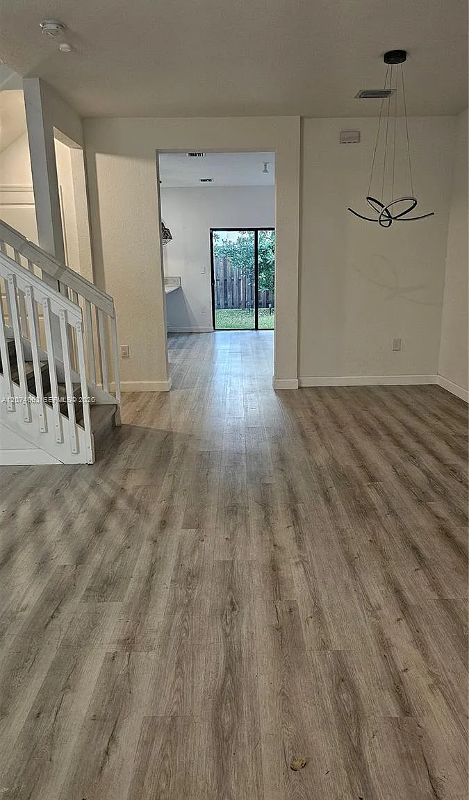 3 bed, 2.5 bath, 1612 sqft, $2,800 — Photo 2