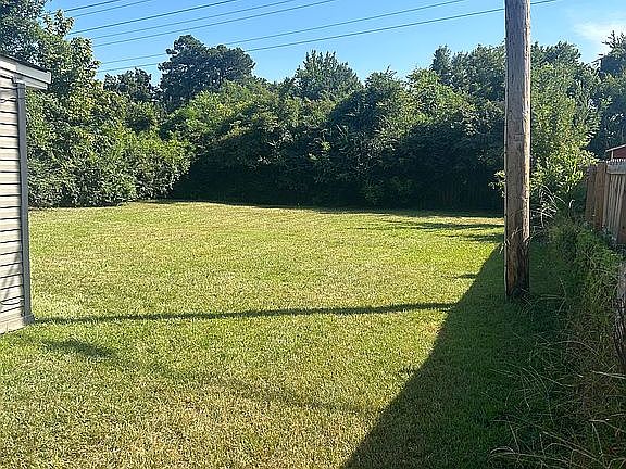 4th image of 2867 Brewer Ave
