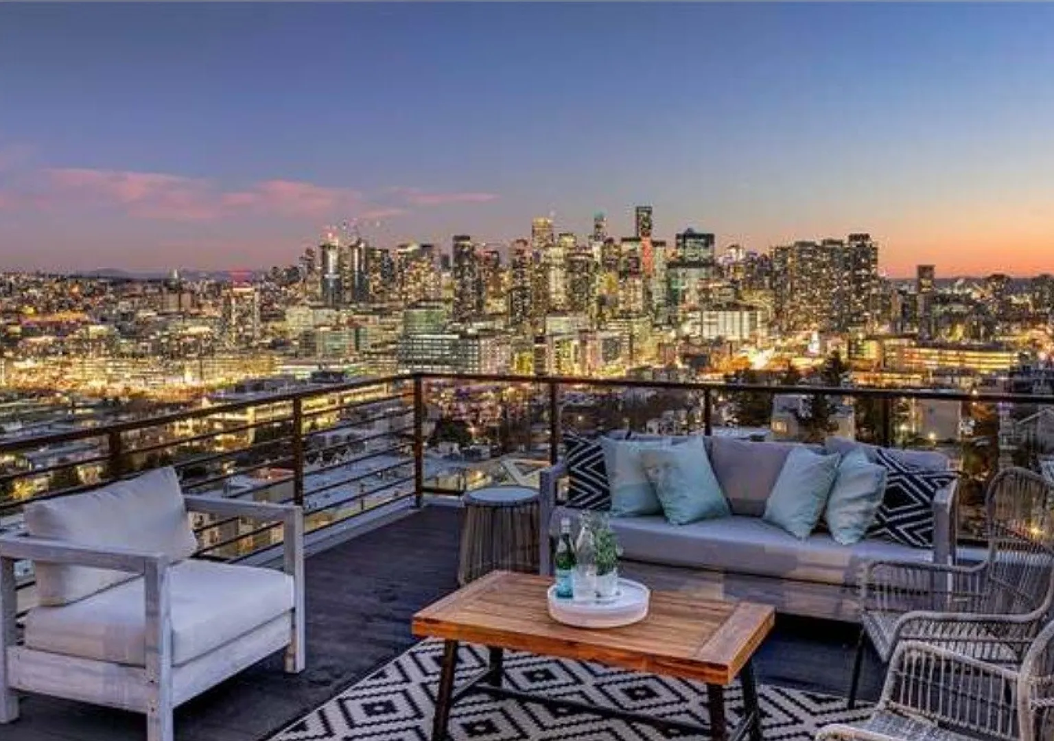 Stunning Queen Anne Home - Incredible Views! Available 10/1/2026! — Photo 1