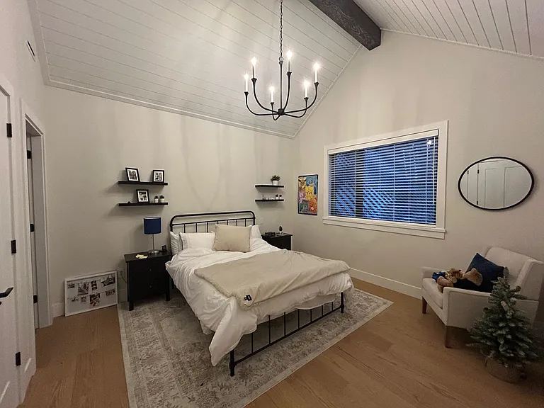 372 Moyne Dr — Photo 14