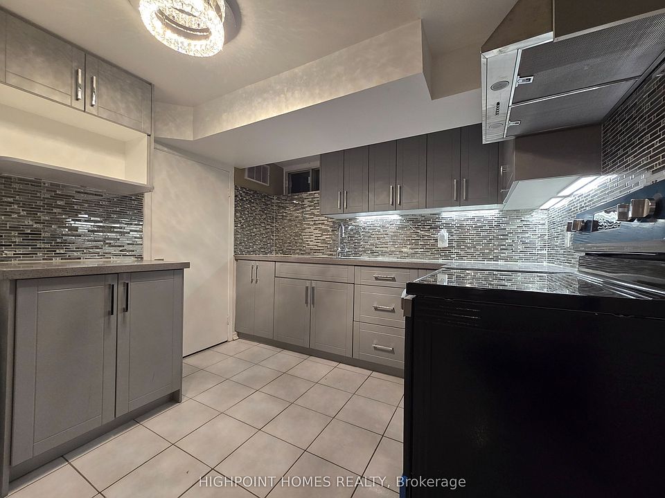 1st image of 25 Chandler Dr