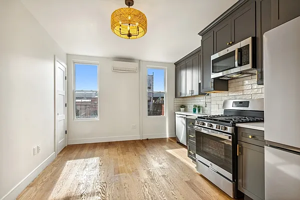 Rented by Corcoran | media 31