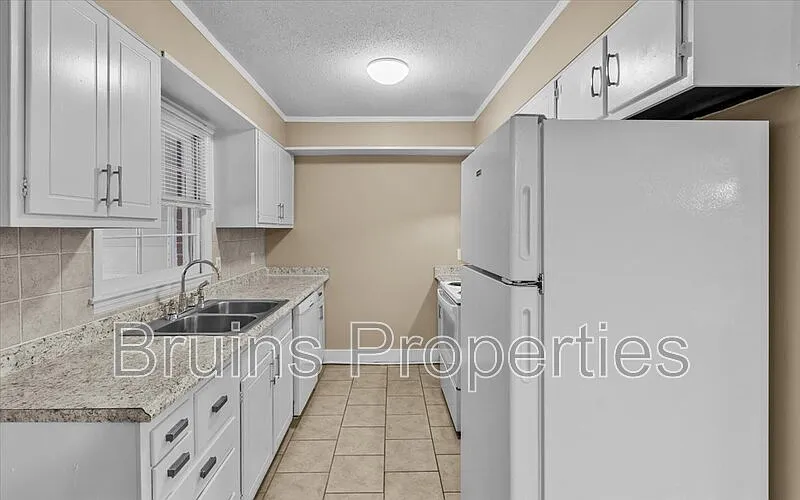 2 bed, 1.5 bath, 1200 sqft, $1,350 — Photo 4