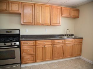 19 Hamlet Ave APT 4, Woonsocket, RI 02895