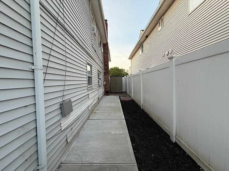 450 E Penn St #1 — Photo 33