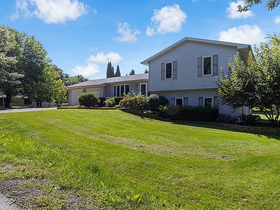 4th image of 38604 N Magnolia Ave