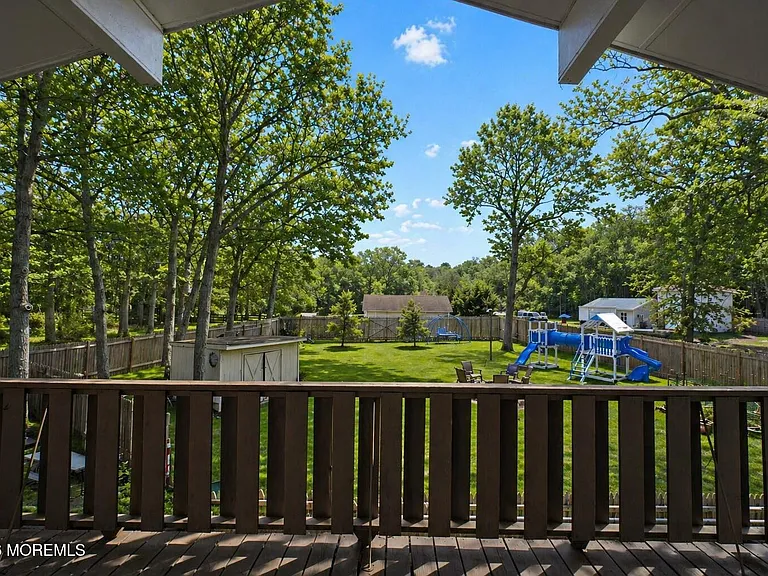 437 Adamston Rd — Photo 24