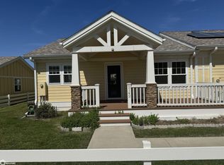 2142 Garnet Ln, Fairfield, IA 52556