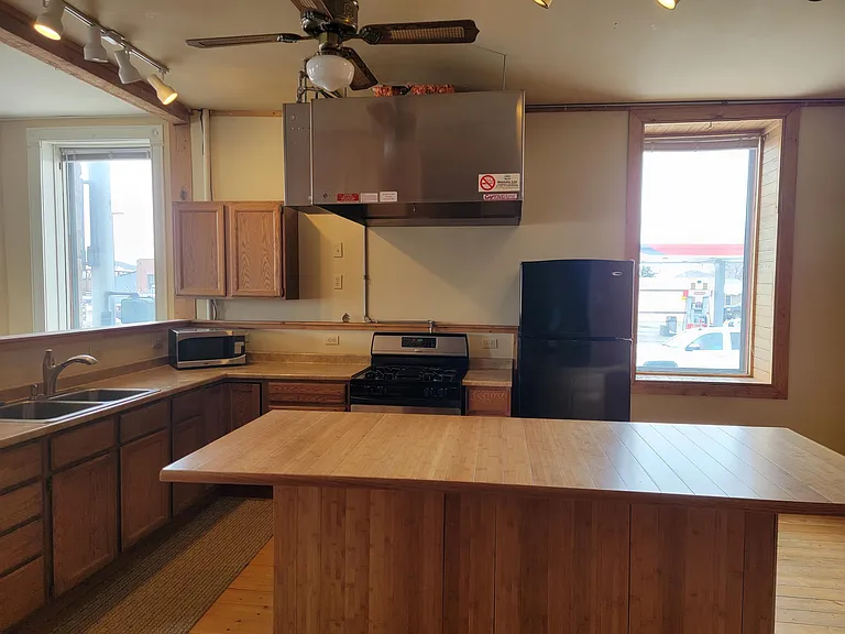 120 E Park St — Photo 3
